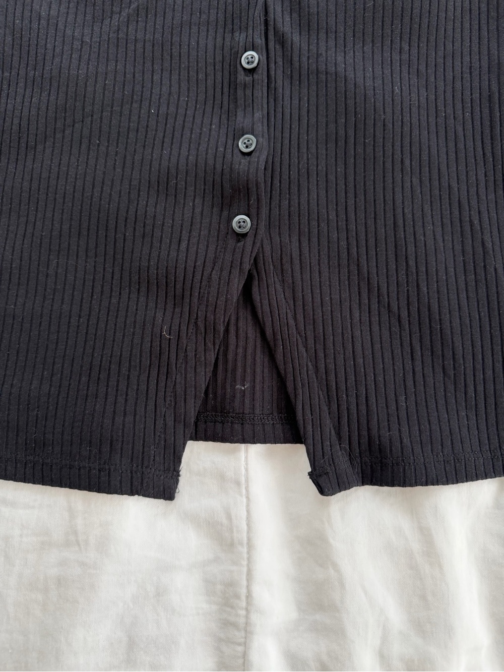 Old Navy Black Ribbed Button-Front Tank - Picture 5 of 5